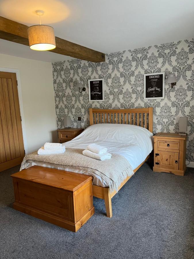 Fox And Goat Hotel Waterstock